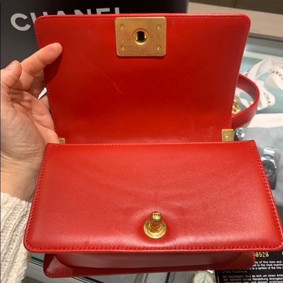 Chanel 15A LIKE NEW Red Lambskin Small Boy Bag GHW - Picture 4 of 14
